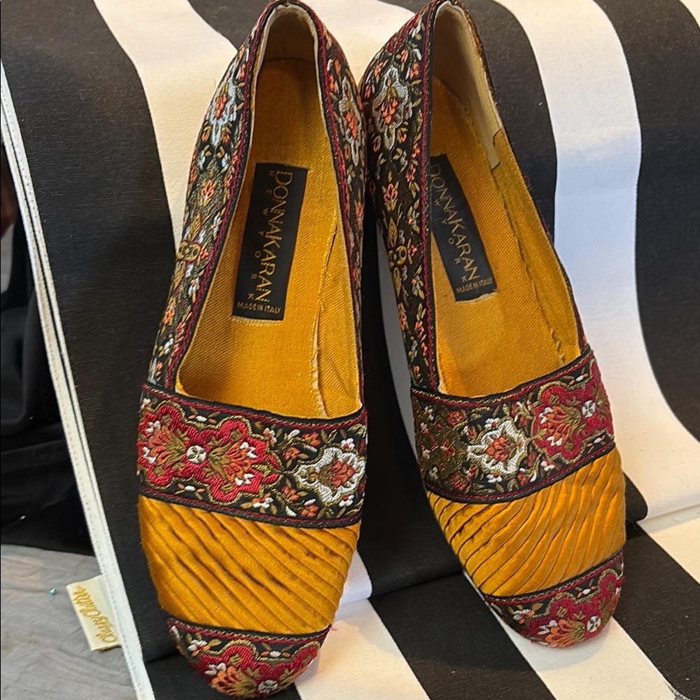 Donna Karan Yellow and Black Flats with Mixed Patterns - Picture 5 of 5